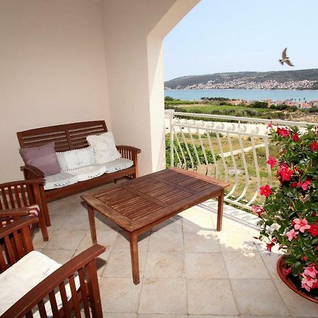 Apartman Dinka Трогир Экстерьер фото