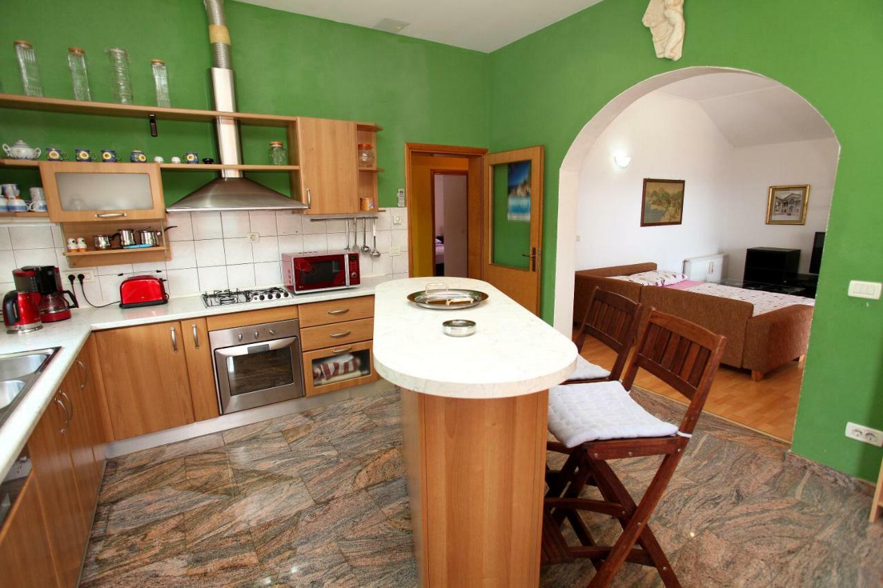 Apartman Dinka Трогир Экстерьер фото